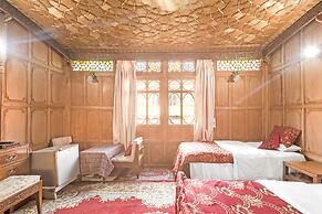 GuestHouser 3 BHK Houseboat d520