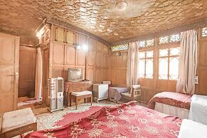 GuestHouser 3 BHK Houseboat d520