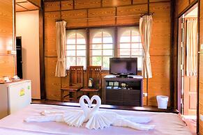 Bangrak Pier Bungalow