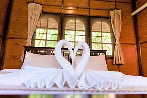 Bangrak Pier Bungalow