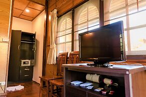 Bangrak Pier Bungalow