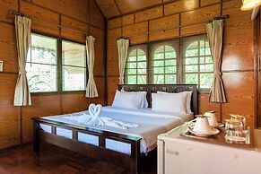 Bangrak Pier Bungalow