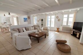 180 ° View PRIVATE Pool Villa Choulakia to enjoy SUN kissing SEA