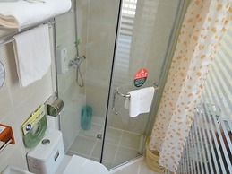 GreenTree Inn WeiFang QingZhou Middle HaiDai Road Electric Power Shell