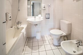 Hotel Notre- Dame de France