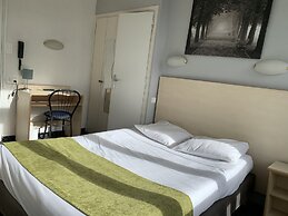 Hotel Notre- Dame de France