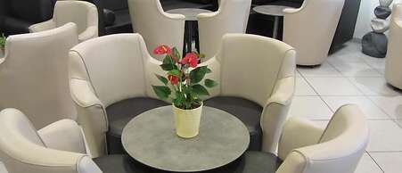 Hotel Notre- Dame de France