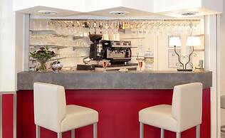 Hotel Notre- Dame de France