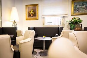 Hotel Notre- Dame de France