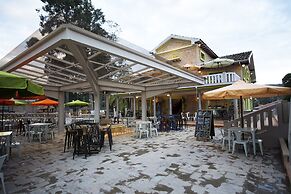 Villa Ana Maria Cuenca