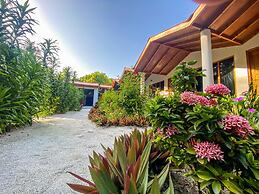 Thoddoo Beach Holiday Inn