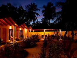 Thoddoo Beach Holiday Inn