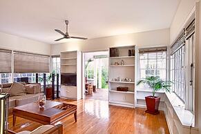 200 Riccarton Holiday House