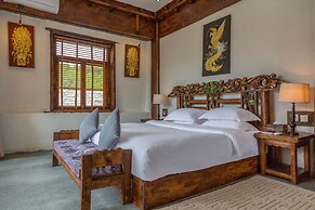 Shangri-La E-Outfitting Boutique Hotel