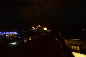 Shangri-La E-Outfitting Boutique Hotel