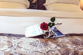 Shangri-La E-Outfitting Boutique Hotel