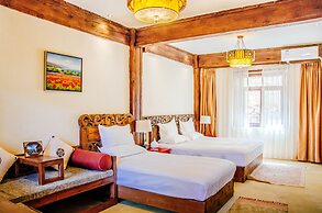 Shangri-La E-Outfitting Boutique Hotel