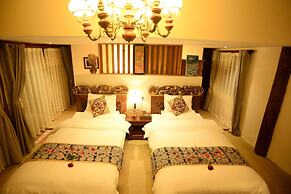 Shangri-La E-Outfitting Boutique Hotel