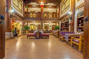 Shangri-La E-Outfitting Boutique Hotel