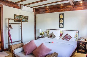 Shangri-La E-Outfitting Boutique Hotel