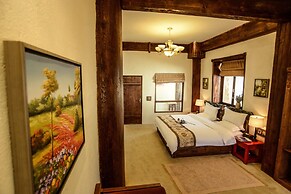 Shangri-La E-Outfitting Boutique Hotel