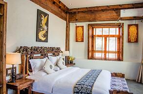 Shangri-La E-Outfitting Boutique Hotel