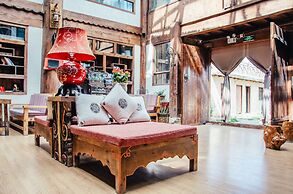 Shangri-La E-Outfitting Boutique Hotel