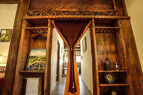 Shangri-La E-Outfitting Boutique Hotel