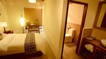 Shangri-La E-Outfitting Boutique Hotel