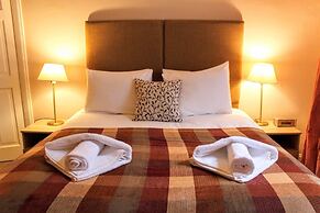 Traditional Georgian Flat in New Town, Sleeps 5-6