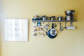 Sophisticated Edinburgh Apartment in City Centre