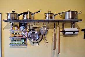 Sophisticated Edinburgh Apartment in City Centre