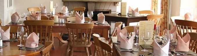 OYO Rose & Crown Hotel