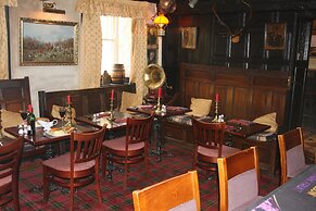 OYO Rose & Crown Hotel