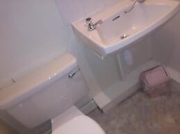OYO Rose & Crown Hotel