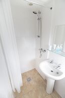 Seaview Holidays - Salterns Village