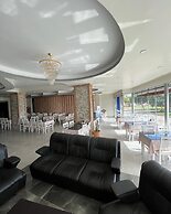 Peri Hotel