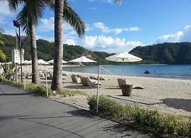 Dr Calayan's 2BR Condo at Pico De Loro