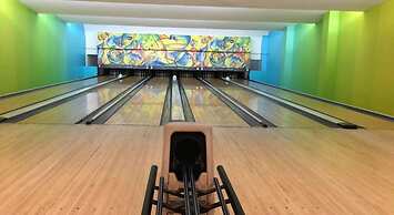 Dr Calayan's 2BR Condo at Pico De Loro