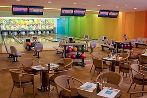 Dr Calayan's 2BR Condo at Pico De Loro