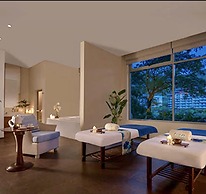 Dr Calayan's 2BR Condo at Pico De Loro