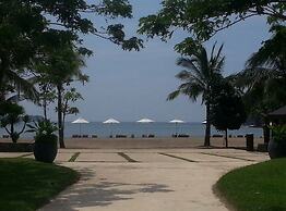 Dr Calayan's 2BR Condo at Pico De Loro