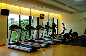 Dr Calayan's 2BR Condo at Pico De Loro