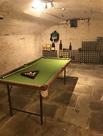 Lower Buckton Country House - Sleeps 12