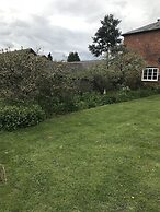 Lower Buckton Country House - Sleeps 12