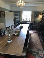 Lower Buckton Country House - Sleeps 12
