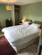 Lower Buckton Country House - Sleeps 12