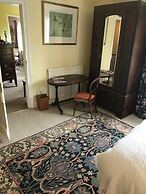 Lower Buckton Country House - Sleeps 12