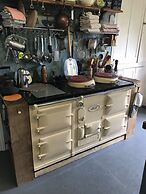 Lower Buckton Country House - Sleeps 12