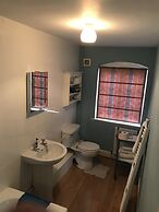 Lower Buckton Country House - Sleeps 12